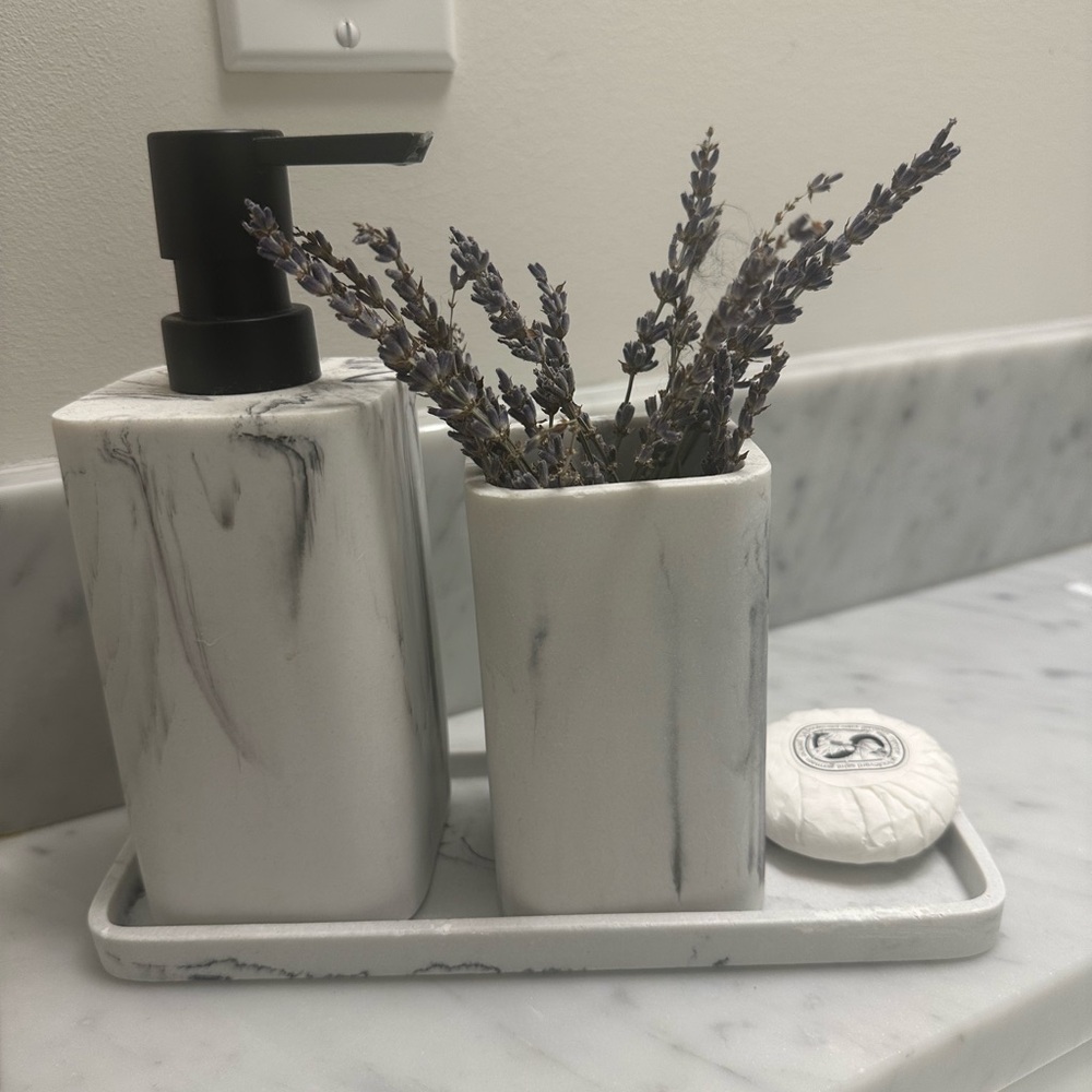 Bathroom set marble looking (price included all)